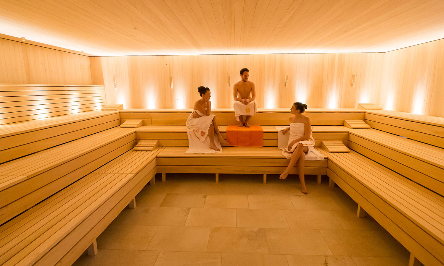 Sauna_Pano_16x9